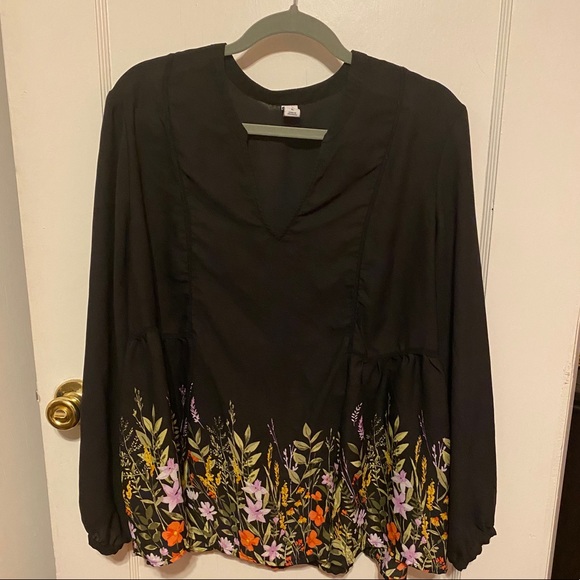 Old Navy Tops - Adorable Old Navy Blouse